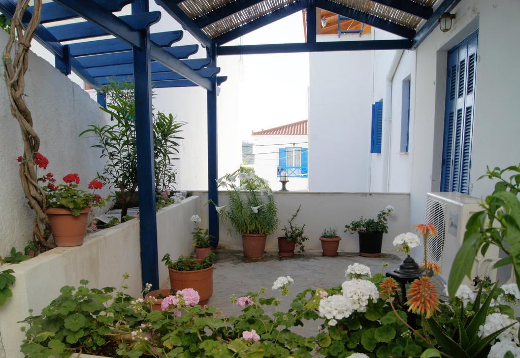 Idroussa Apartamento Batsi  Exterior foto