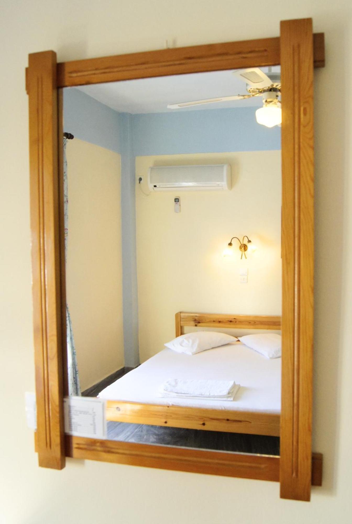 Idroussa Apartamento Batsi  Quarto foto