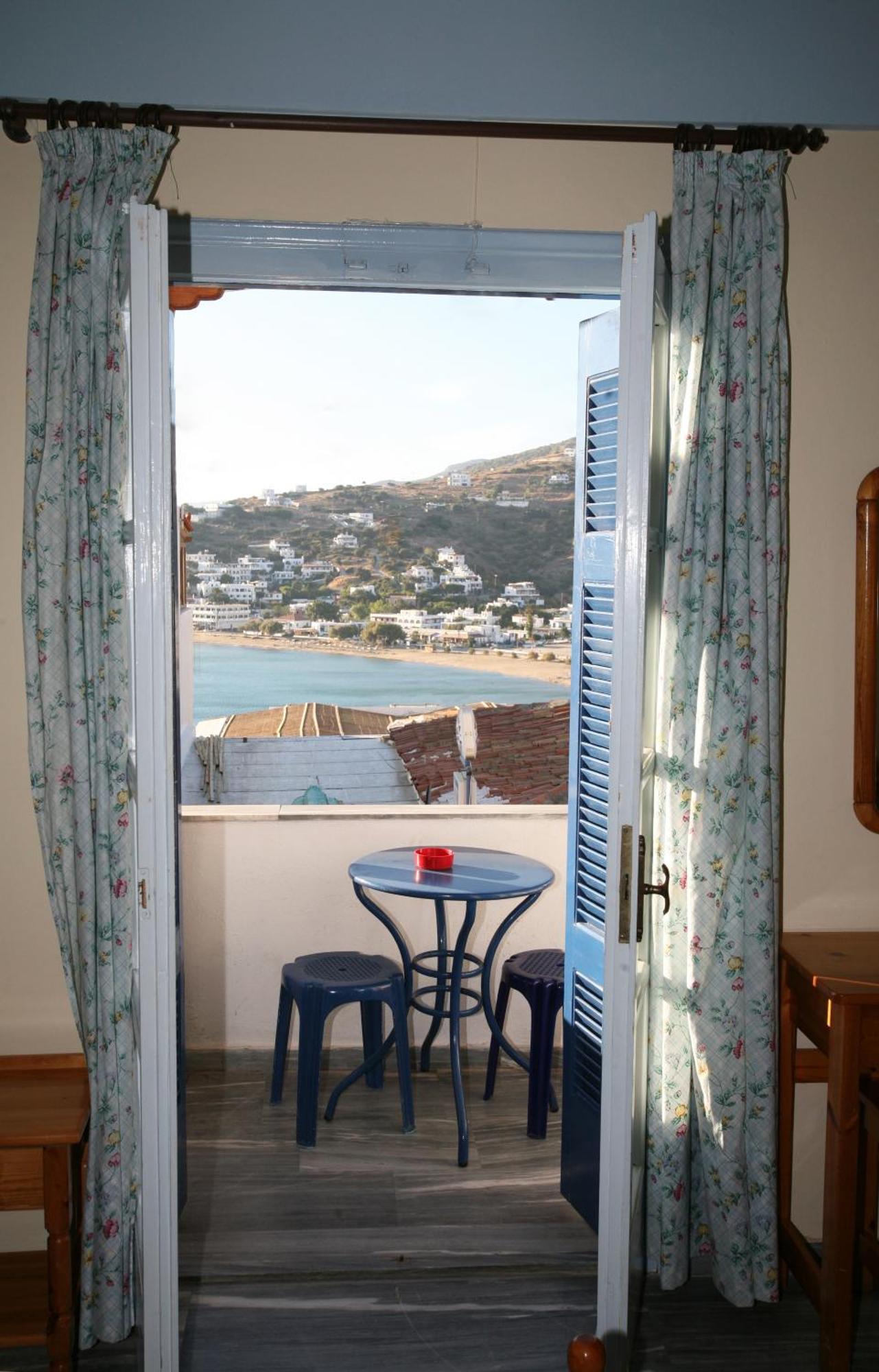 Idroussa Apartamento Batsi  Quarto foto