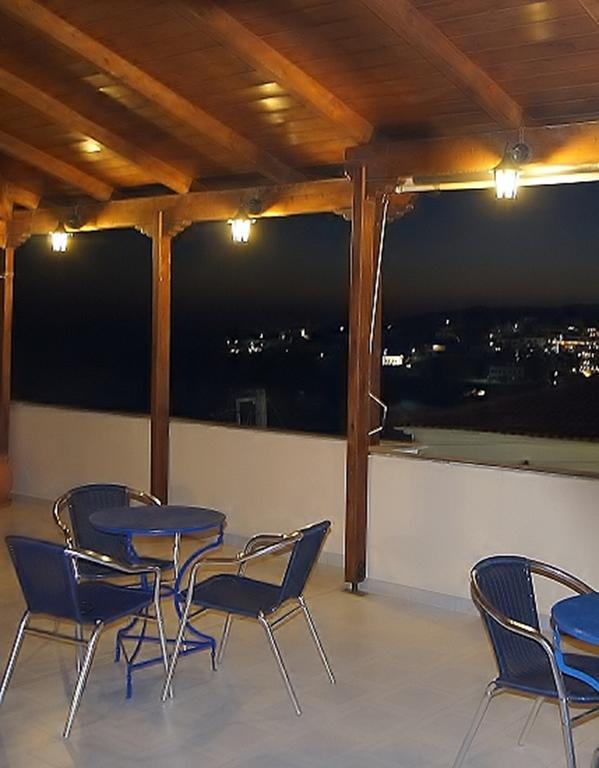 Idroussa Apartamento Batsi  Exterior foto